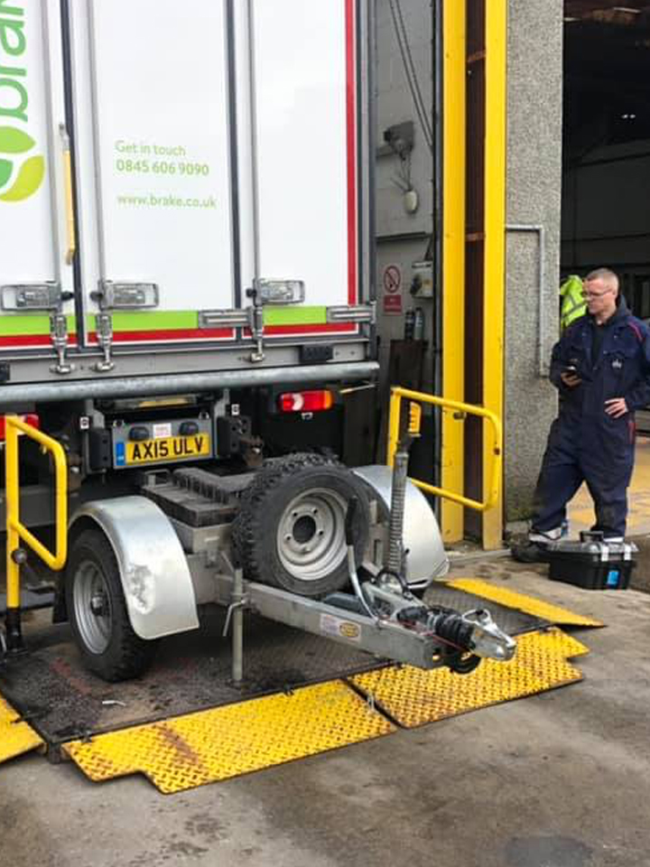 Tail Lift Fitting & Servicing